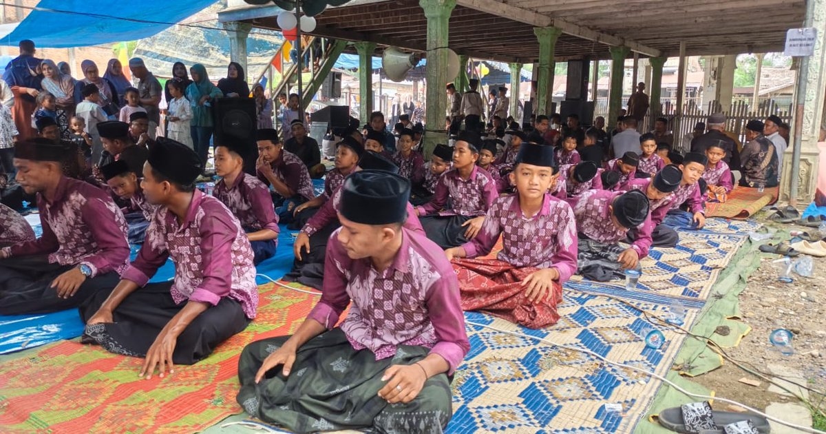 Empat Grup Meudike Semarakkan Maulid di Desa U Baro, Warga Bersatu dalam Suasana Penuh Kedamaian