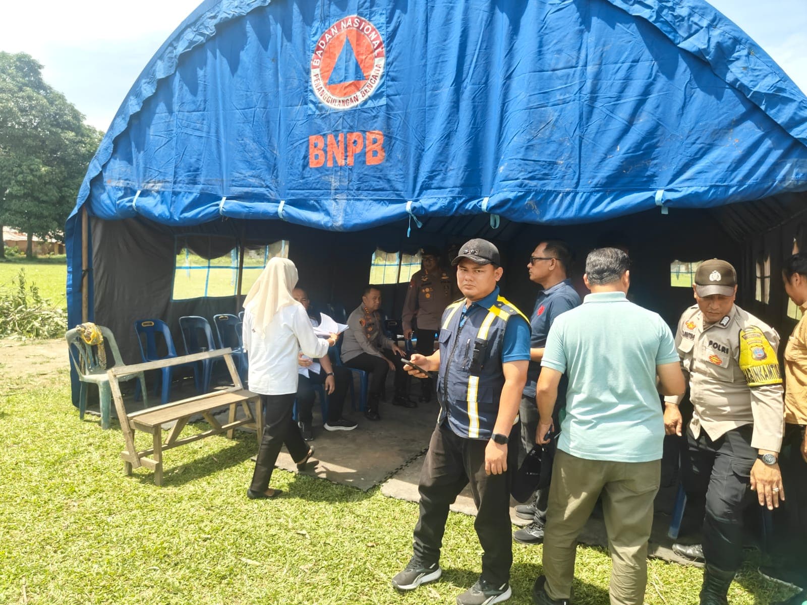 Mencekam! Puting Beliung Terjang Medan Johor, 150 Rumah Hancur dan Lansia Tertimpa Bangunan
