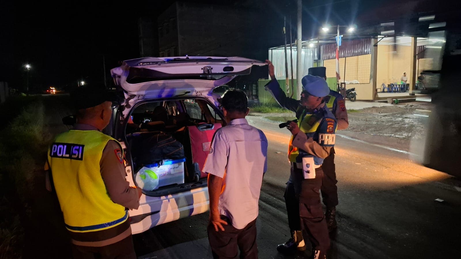 Polres Labusel dan Polsek Jajaran Sapu Bersih Kejahatan Night Raid Serentak: Narkoba, Senpi, dan 3C Dilibas 