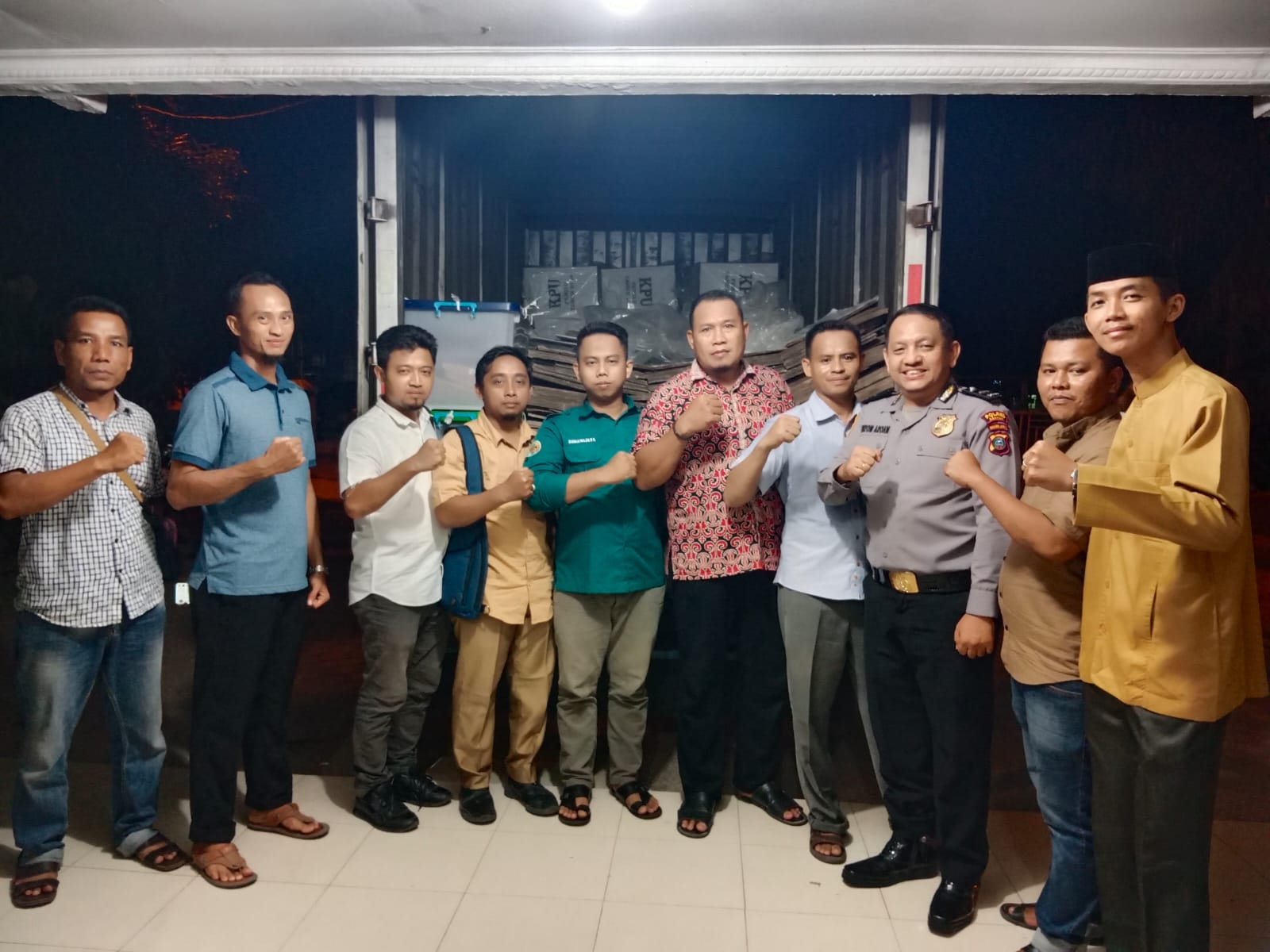 TNI, Polri dan Panwaslu Kecamatan Meranti Kawal Pengembalian Kotak Suara ke Gudang Logistik dan KPU Asahan