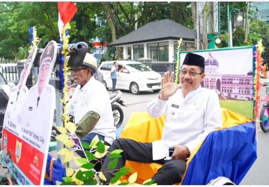 Musrenbang RKPD Tahun 2025, Bupati Labusel Edimin Konvoi Naik Becak