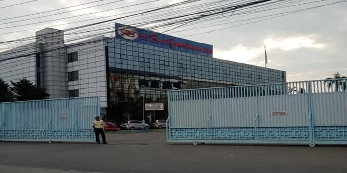 Dari Pailit ke Peluang? Sritex dan Janji Pemerintah Menangani Pekerjaan untuk Ribuan Karyawan!