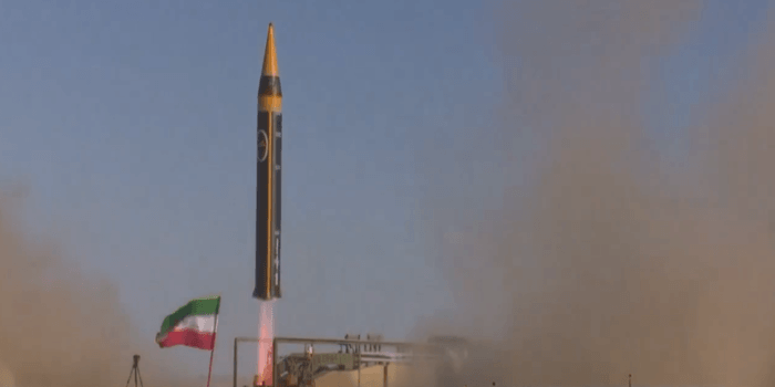 Langit Israel Memerah, Perdana Rudal balistik Kheibar Shekan Diluncurkan Iran! Usai Serangan Trump ke Fasilitas Nuklir!